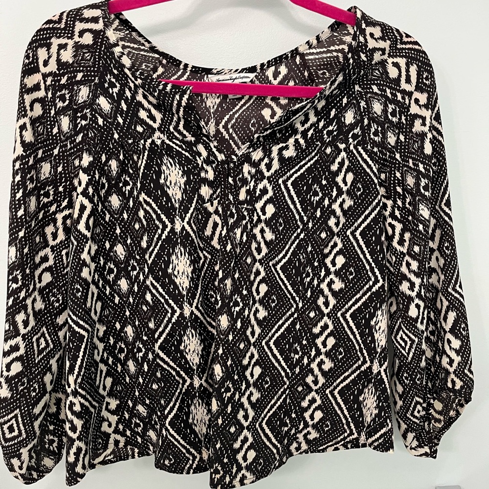 American Eagle cross back printed shirt